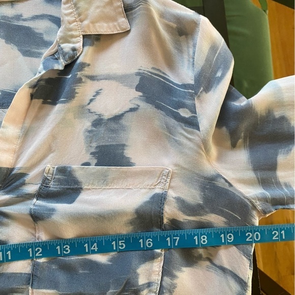 Anthropologie Cloth & Stone Blue Pink Watercolor Print Button Down Shirt Medium - Picture 12 of 15